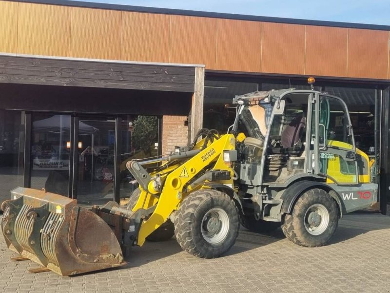Knickgelenkte Baggerlader du type Wacker Neuson Voorzien van Laserbord WL 70, Gebrauchtmaschine en Doetinchem