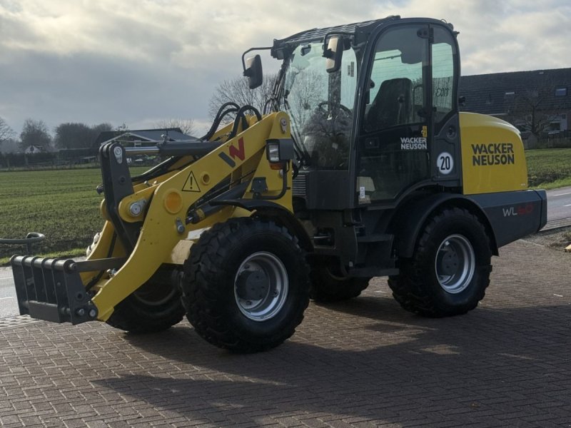 Knickgelenkte Baggerlader des Typs Wacker Neuson Wl60, Gebrauchtmaschine in Wadenoijen (Bild 1)