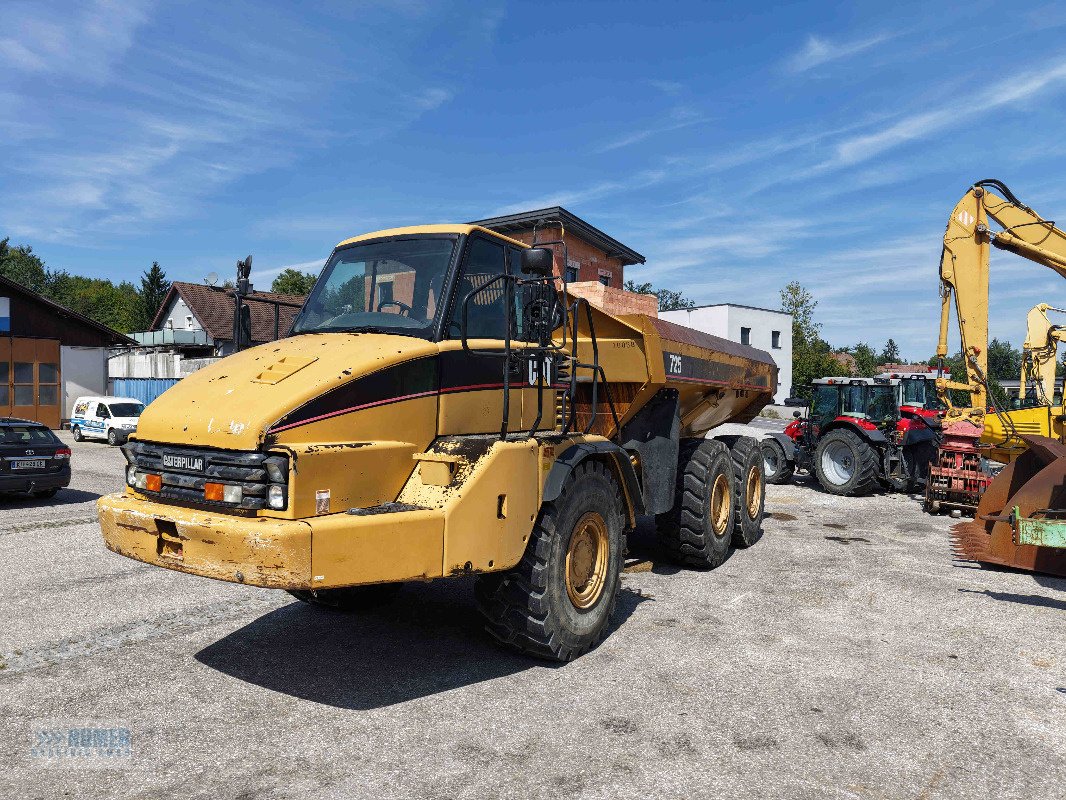 Knickgelenkte Dumper des Typs Caterpillar 725, Neumaschine in Vorchdorf (Bild 3)