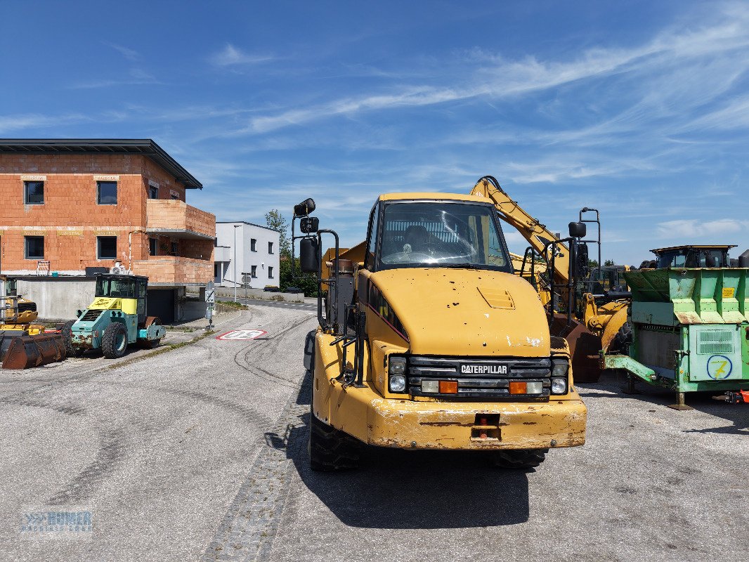 Knickgelenkte Dumper des Typs Caterpillar 725, Neumaschine in Vorchdorf (Bild 7)