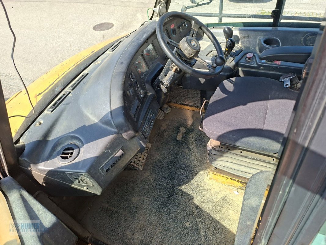 Knickgelenkte Dumper des Typs Caterpillar 725, Neumaschine in Vorchdorf (Bild 11)