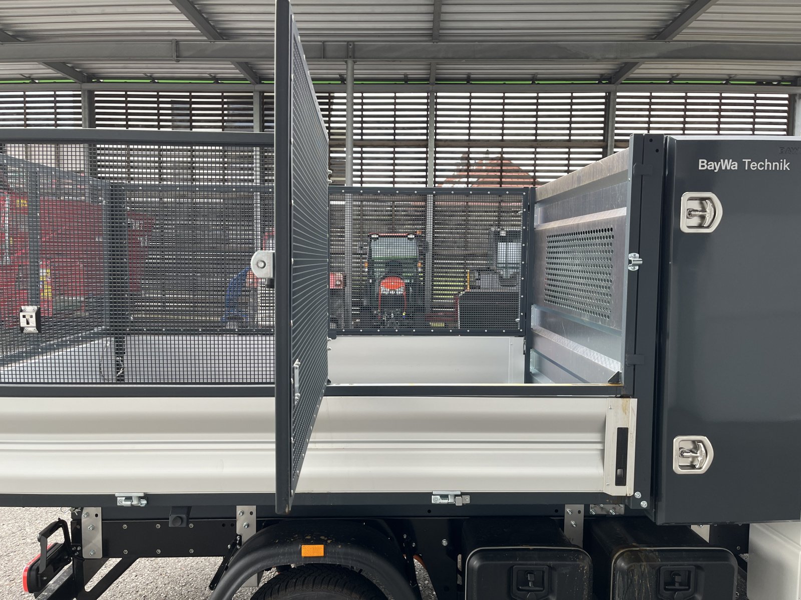 Kommunalfahrzeug des Typs Addax Elektrofahrzeug 15MTx, Neumaschine in Frastanz (Bild 11)