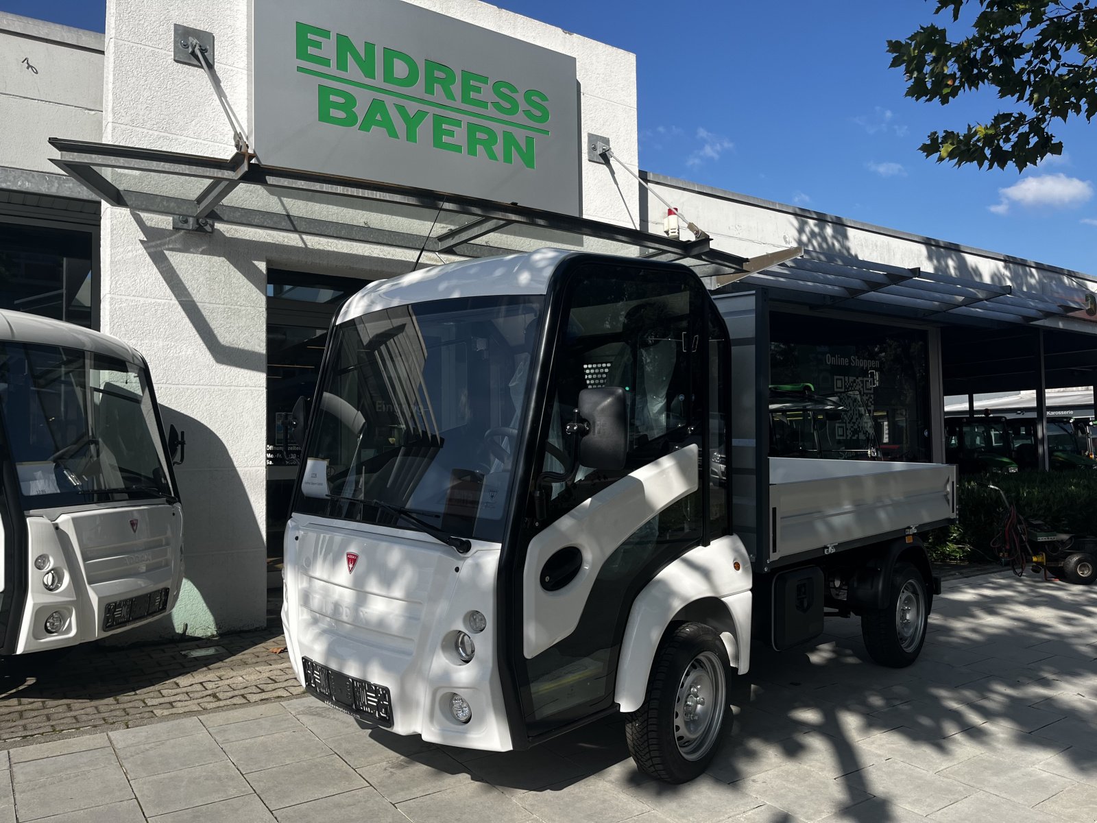 Kommunalfahrzeug des Typs Addax Elektrofahrzeug MT15n, Neumaschine in München (Bild 4)