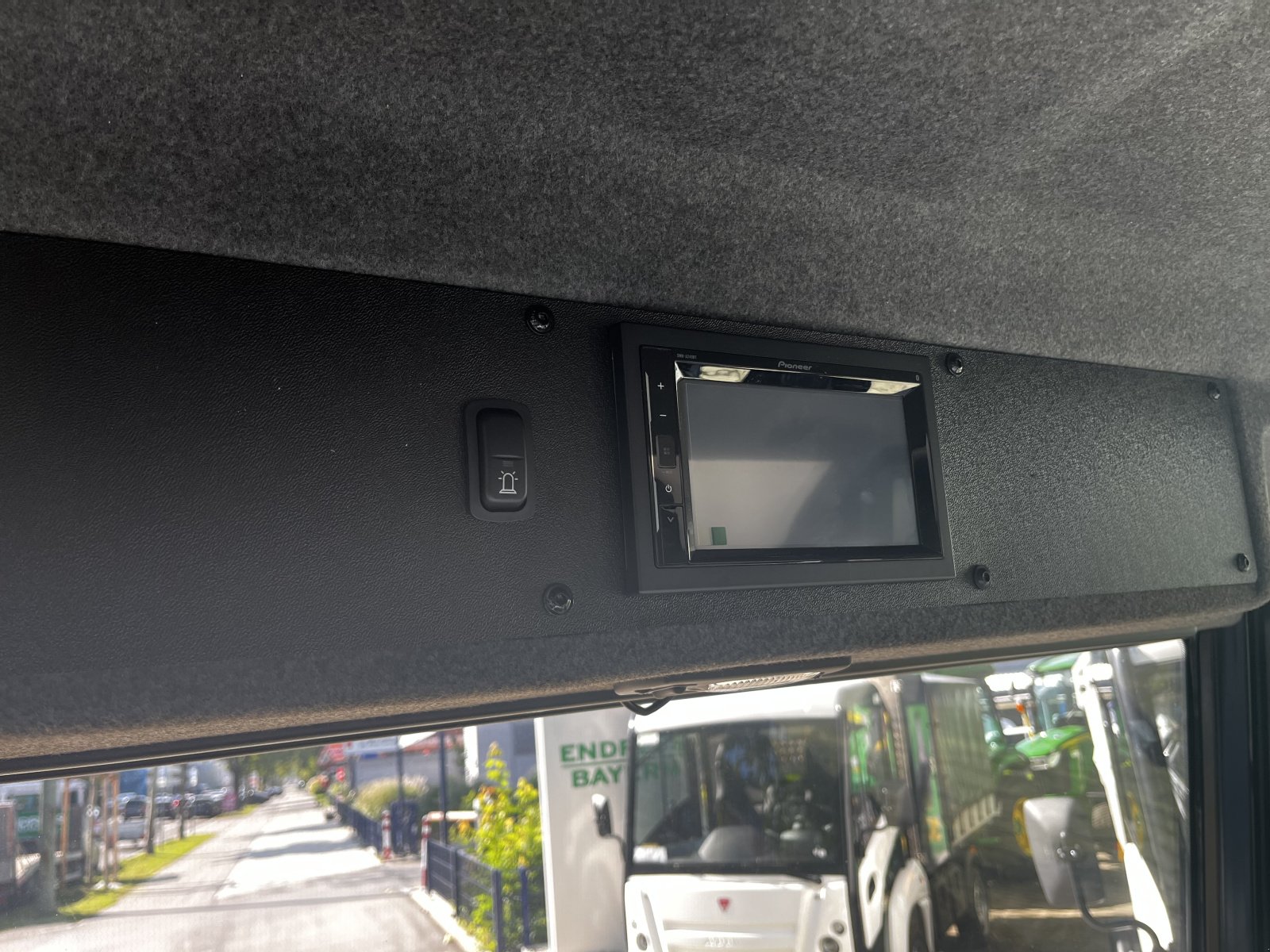 Kommunalfahrzeug des Typs Addax Elektrofahrzeug MT15n, Neumaschine in München (Bild 6)