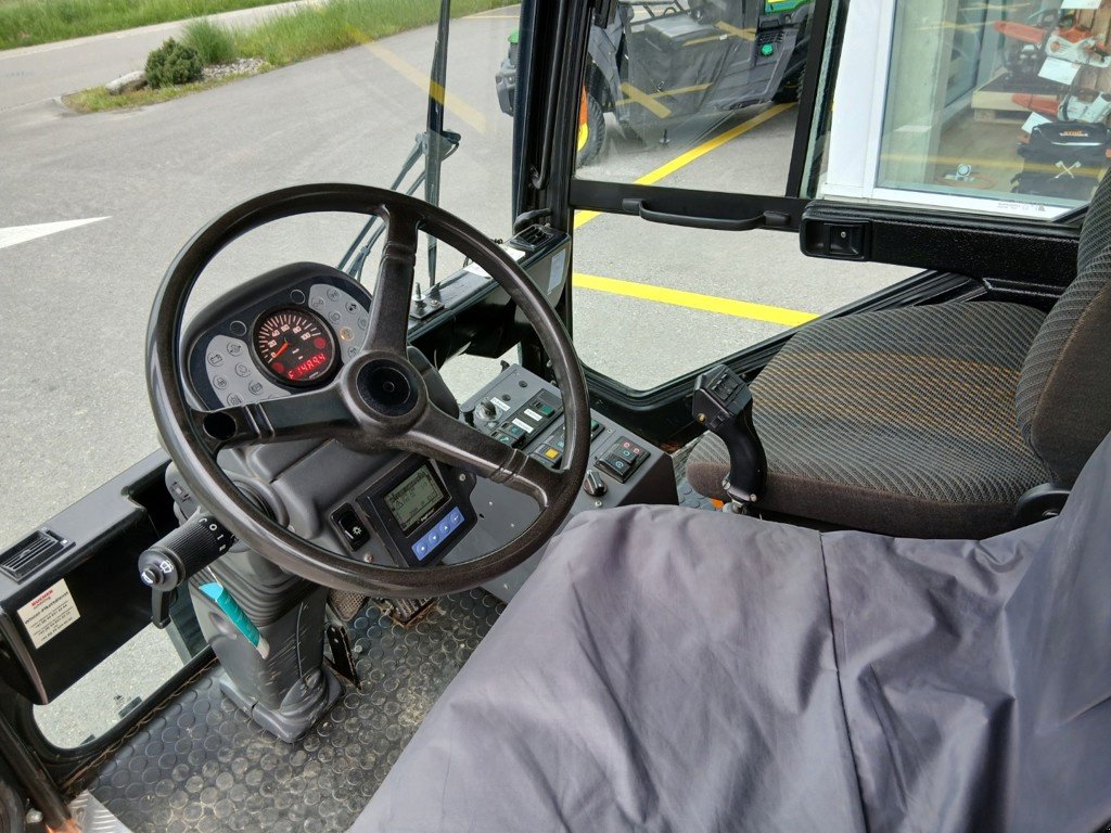 Kommunalfahrzeug typu Bucher Ladog T 1250, Gebrauchtmaschine v Lengnau (Obrázek 4)