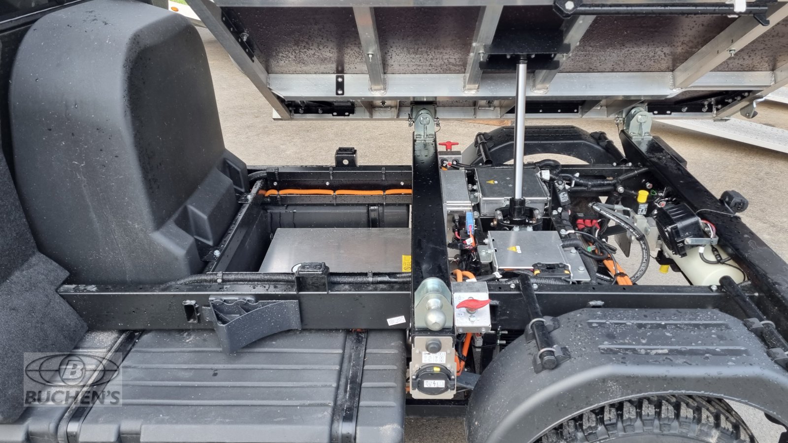 Kommunalfahrzeug des Typs Etesia ET-Lander, Neumaschine in Olpe (Bild 8)