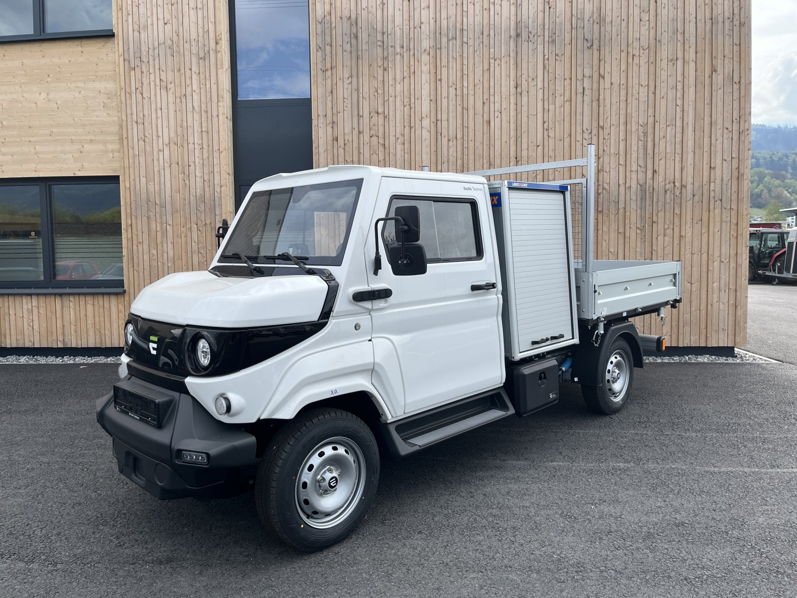 Kommunalfahrzeug des Typs EVUM aCar, Neumaschine in Frastanz (Bild 1)