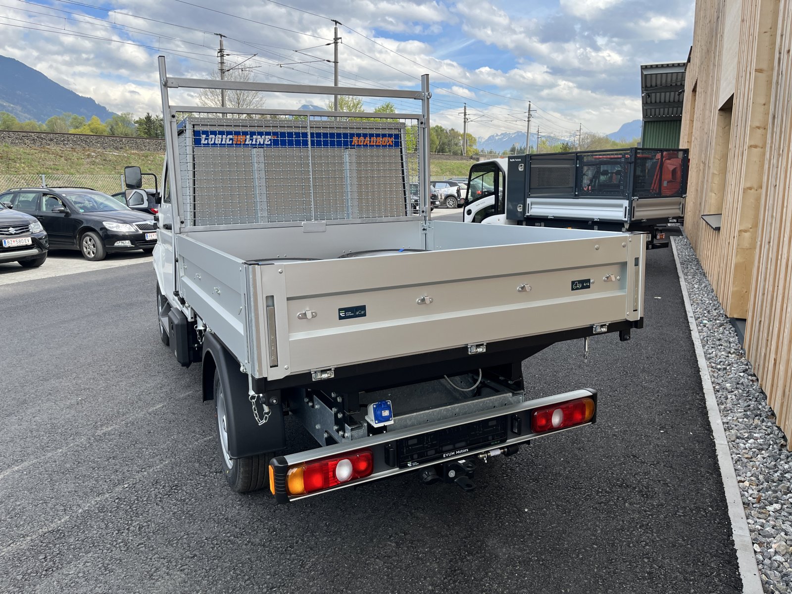 Kommunalfahrzeug des Typs EVUM aCar, Neumaschine in Frastanz (Bild 7)