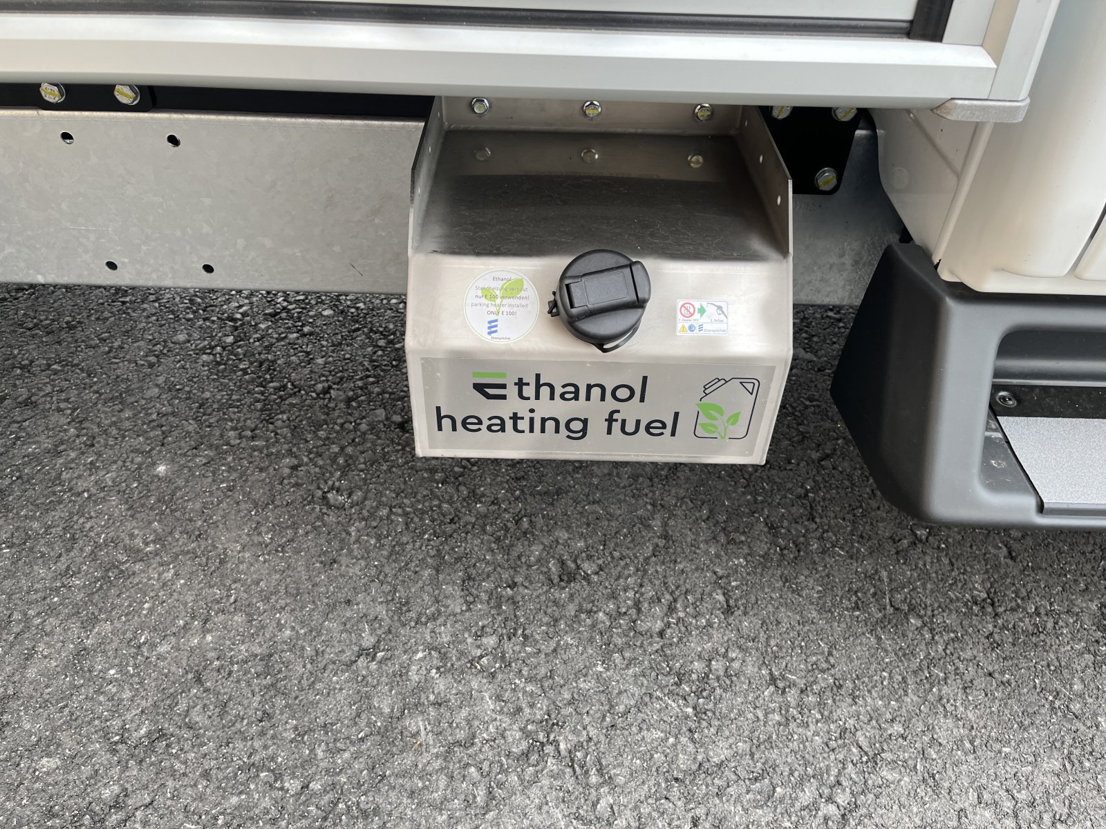 Kommunalfahrzeug des Typs EVUM aCar, Neumaschine in Frastanz (Bild 8)