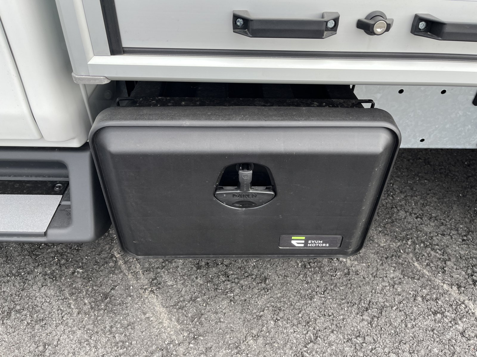 Kommunalfahrzeug des Typs EVUM aCar, Neumaschine in Frastanz (Bild 10)