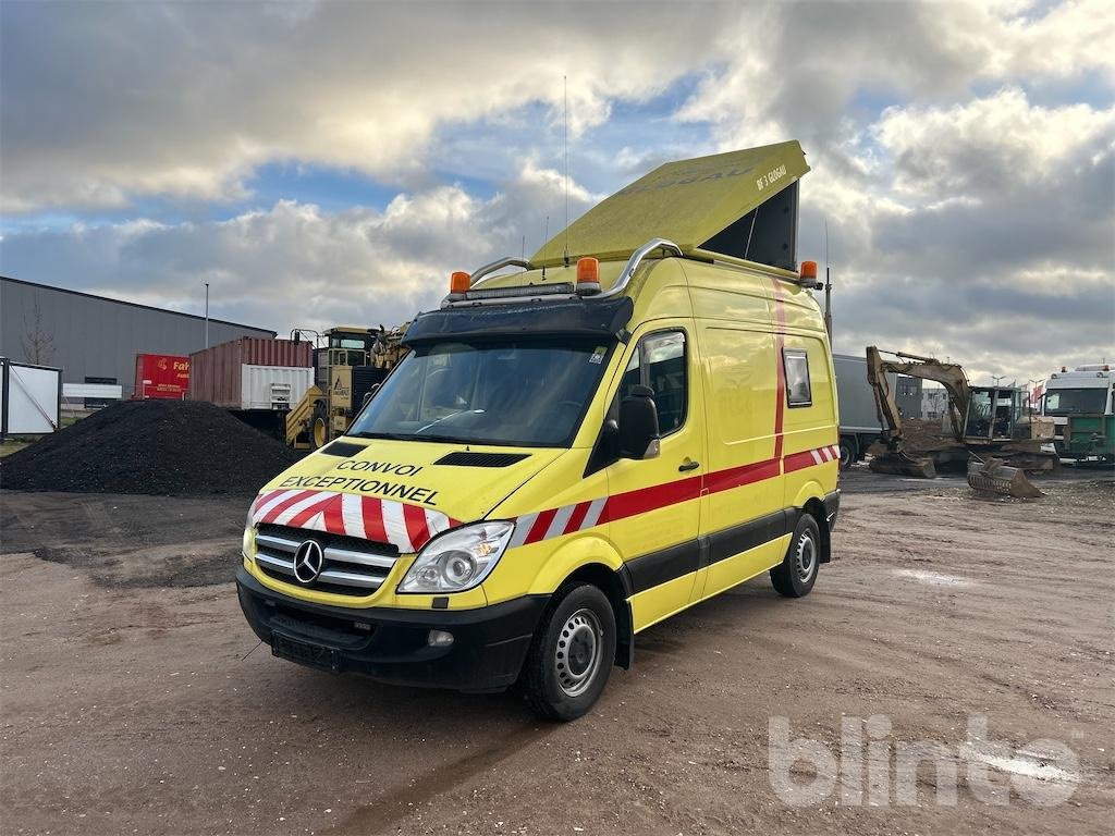 Kommunalfahrzeug a típus Mercedes-Benz Sprinter, Gebrauchtmaschine ekkor: Düsseldorf (Kép 1)
