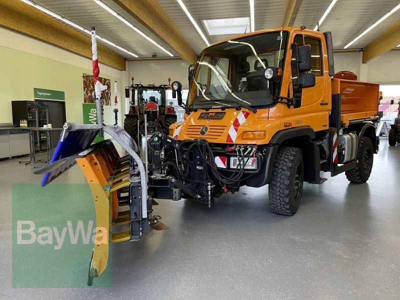 Kommunalfahrzeug des Typs Mercedes-Benz UNIMOG U300, Gebrauchtmaschine in Bamberg (Bild 1)