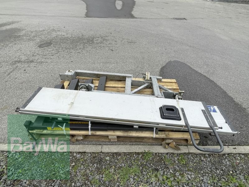 Kommunalfahrzeug des Typs Mercedes-Benz UNIMOG U300, Gebrauchtmaschine in Bamberg (Bild 24)