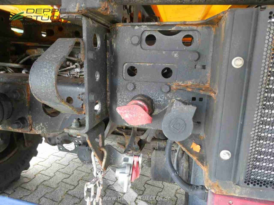 Kommunalfahrzeug a típus Mercedes-Benz Unimog U318 mit Schild+Streuer, Gebrauchtmaschine ekkor: Lauterberg/Barbis (Kép 16)