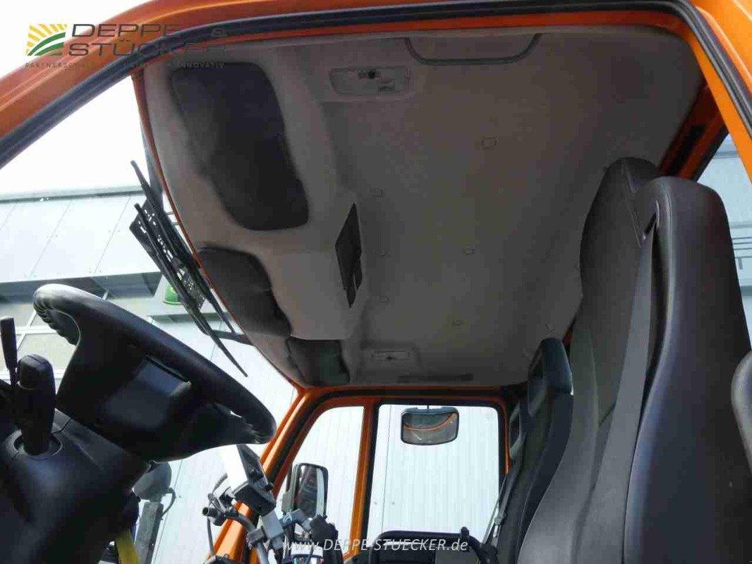 Kommunalfahrzeug a típus Mercedes-Benz Unimog U318 mit Schild+Streuer, Gebrauchtmaschine ekkor: Lauterberg/Barbis (Kép 21)