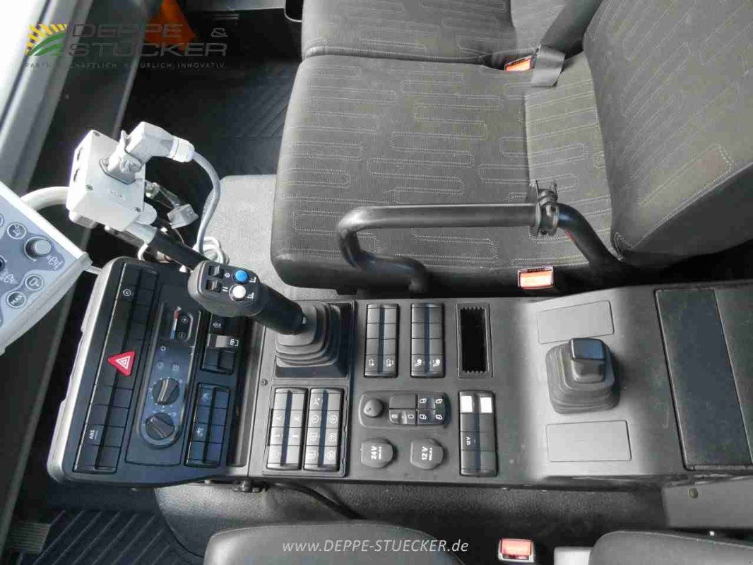 Kommunalfahrzeug типа Mercedes-Benz Unimog U318 mit Schld+Streuer, Gebrauchtmaschine в Lauterberg/Barbis (Фотография 23)