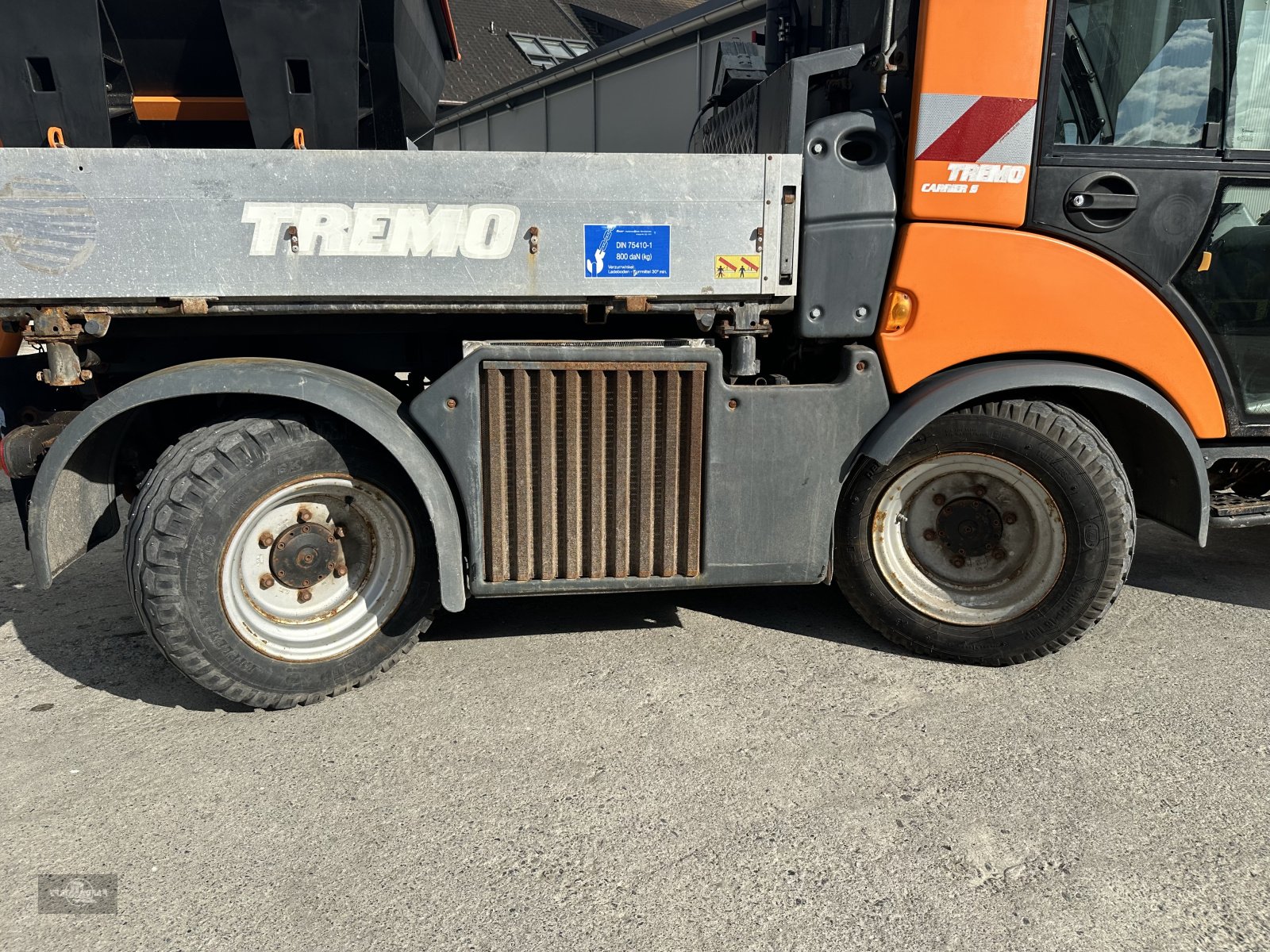 Kommunalfahrzeug tipa Multicar Tremo Carrier S mit Streuer und Schneepflug Salz Splitt mit Spikes, Gebrauchtmaschine u Rankweil (Slika 5)