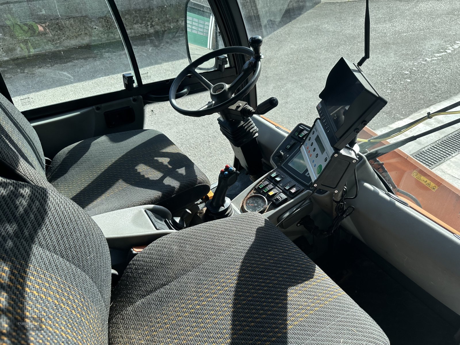 Kommunalfahrzeug tipa Multicar Tremo Carrier S mit Streuer und Schneepflug Salz Splitt mit Spikes, Gebrauchtmaschine u Rankweil (Slika 18)