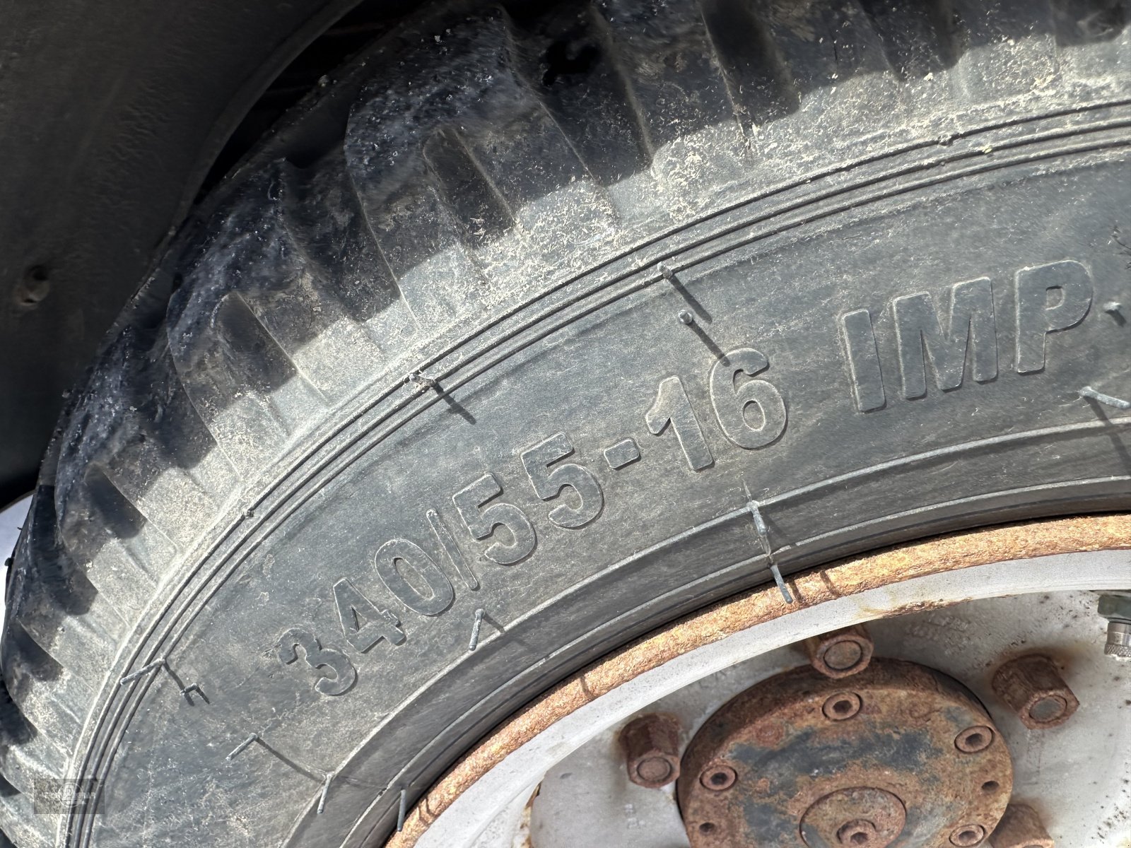 Kommunalfahrzeug tipa Multicar Tremo Carrier S mit Streuer und Schneepflug Salz Splitt mit Spikes, Gebrauchtmaschine u Rankweil (Slika 24)