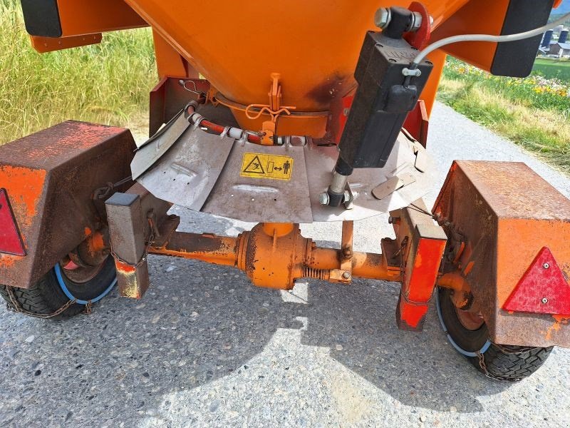 Kommunalfahrzeug typu Rauch SU 602 Salzstreuer, Gebrauchtmaschine v Chur (Obrázek 4)