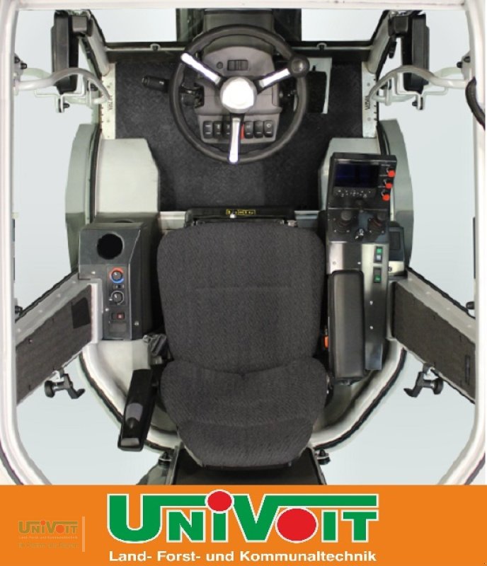 Kommunalfahrzeug des Typs Vitra Vitra Knicklenker mit 75 PS Kommunal Kehr Schneepflug Streuer Winterdienst, Neumaschine in Warmensteinach (Bild 10)