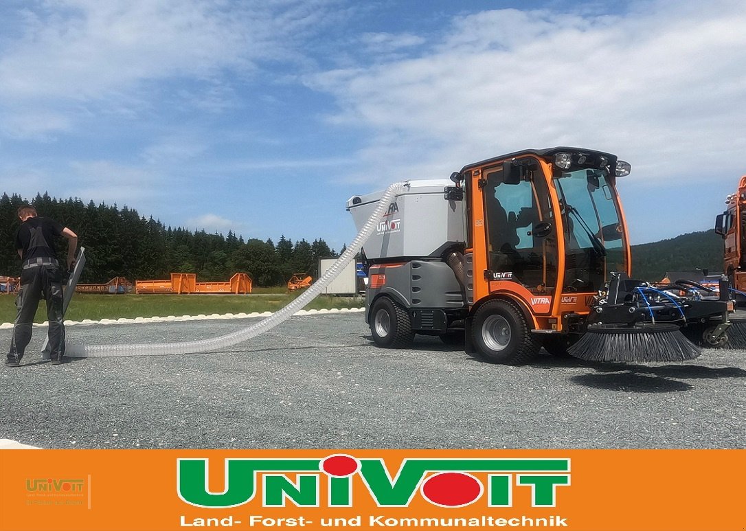 Kommunalfahrzeug des Typs Vitra Vitra Knicklenker mit 75 PS Kommunal Kehr Schneepflug Streuer Winterdienst, Neumaschine in Warmensteinach (Bild 12)