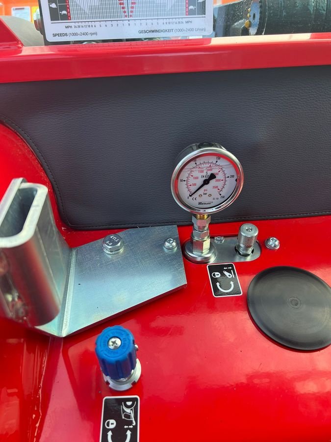 Kommunaltraktor typu Antonio Carraro TTR 7800, Neumaschine v Hopfgarten (Obrázek 16)