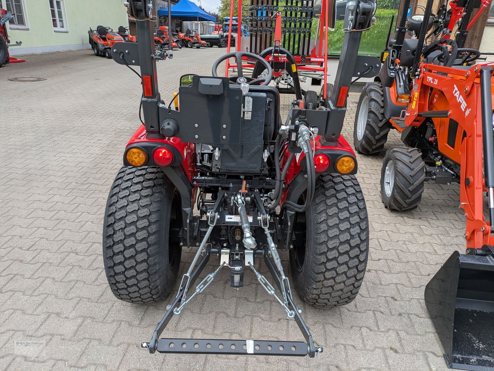Kommunaltraktor типа Branson 2500 L, Neumaschine в Obing (Фотография 3)