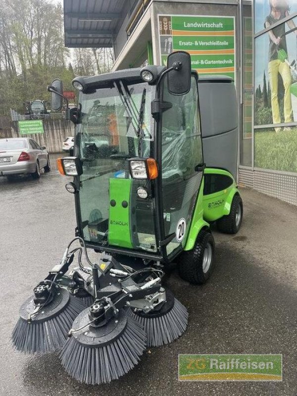 Kommunaltraktor des Typs Egholm CR2260 Kehraufbau und Winterdienst, Vorführmaschine in Donaueschingen (Bild 1)