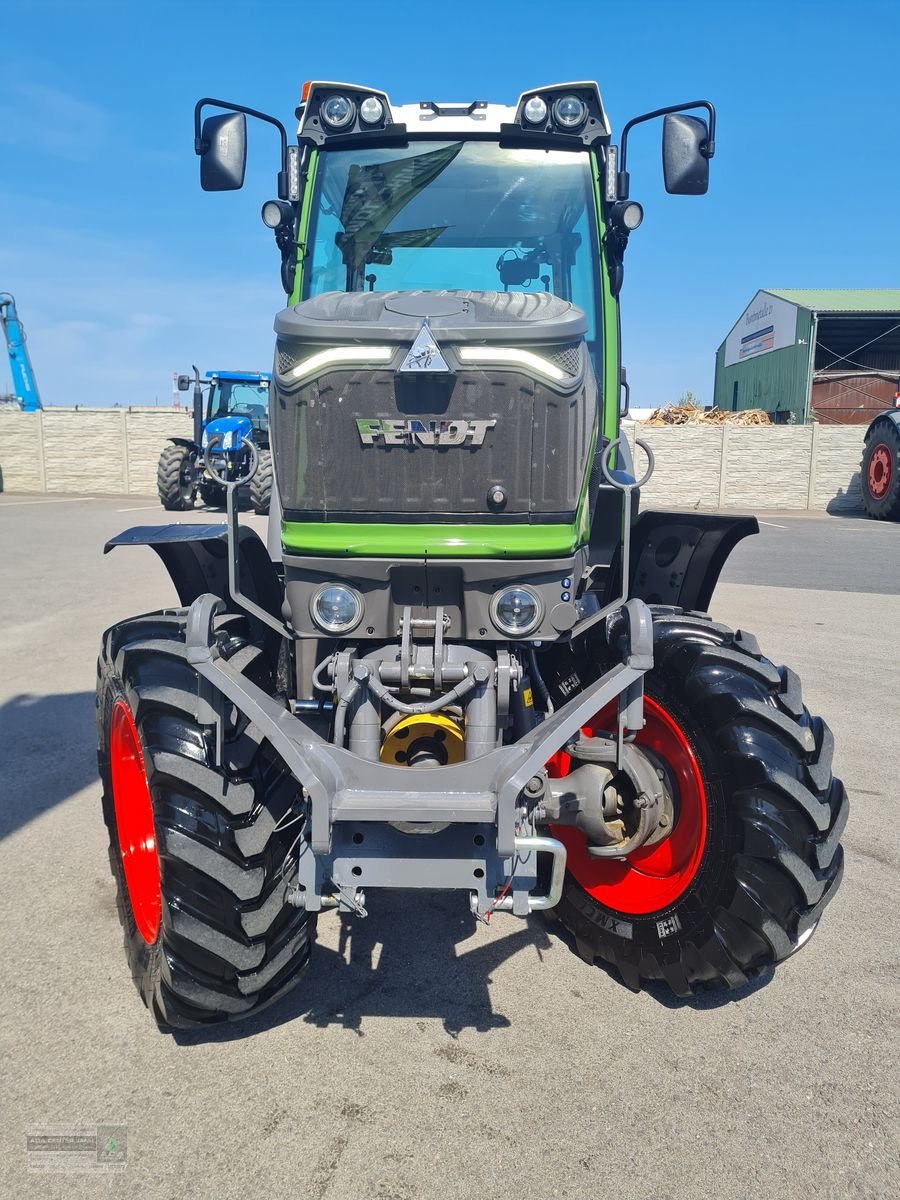 Kommunaltraktor des Typs Fendt 211 Vario F, Gebrauchtmaschine in Gerasdorf (Bild 3)