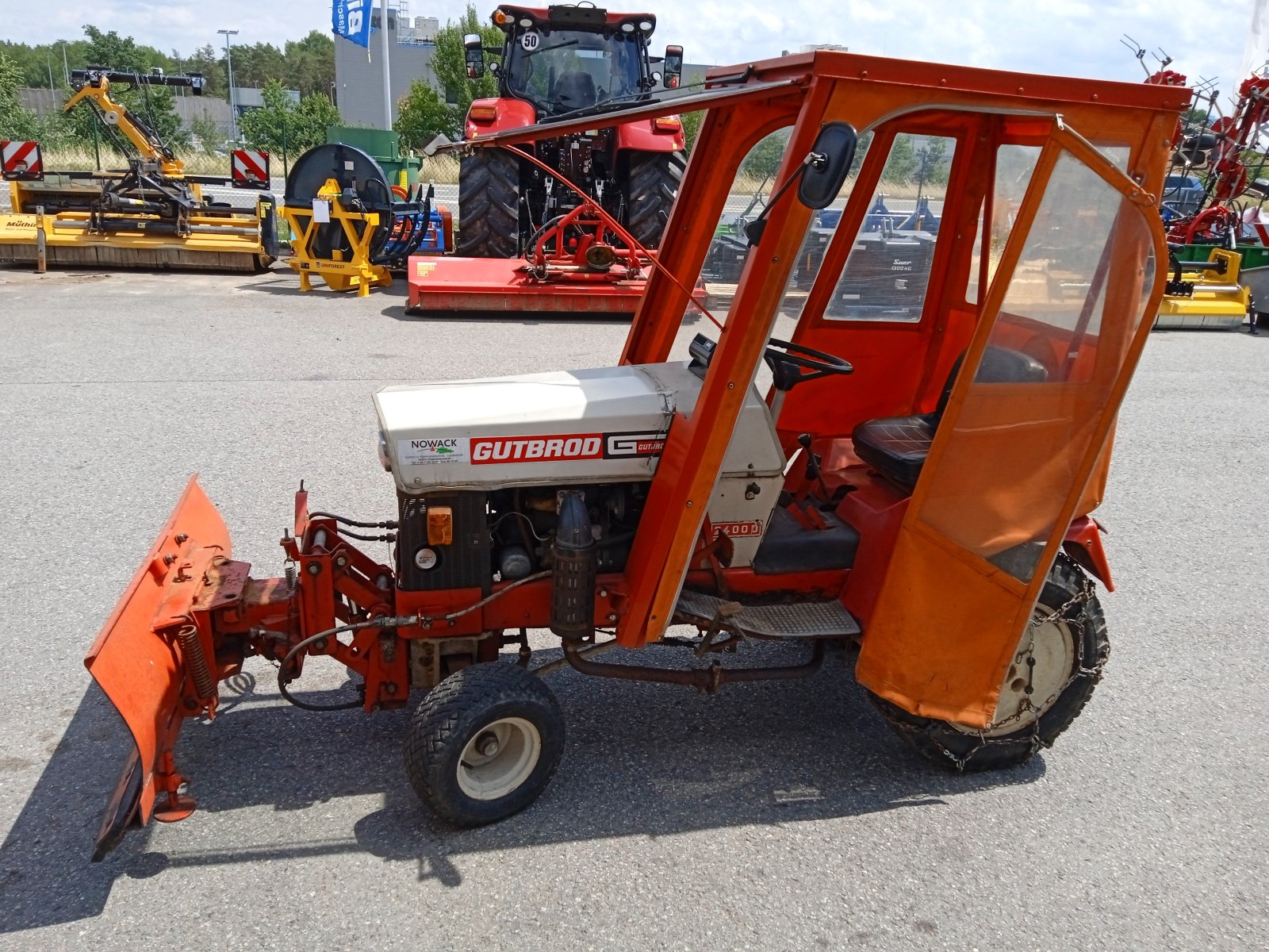 Kommunaltraktor des Typs Gutbrod 2400 D, Gebrauchtmaschine in Nittenau (Bild 1)