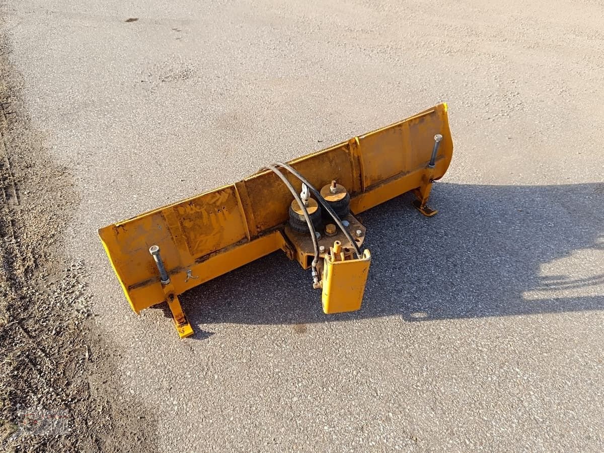 Kommunaltraktor des Typs Hako Hakotrac 2300D inkl. Kehrmaschine und hydr. Schn, Gebrauchtmaschine in Dimbach (Bild 12)