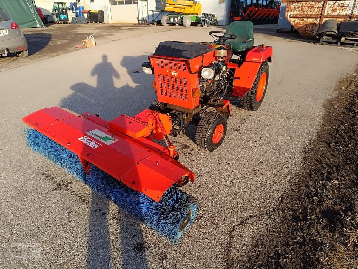 Kommunaltraktor des Typs Hako Hakotrac 2300D inkl. Kehrmaschine und hydr. Schn, Gebrauchtmaschine in Dimbach (Bild 1)