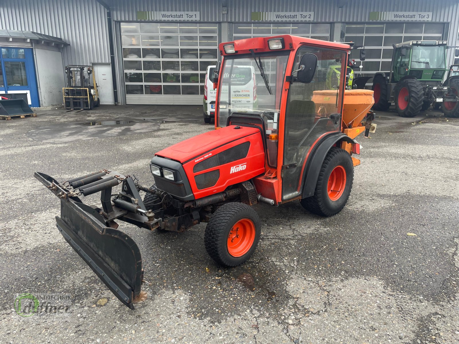 Kommunaltraktor des Typs Hako Hakotrac 3000 DA, Gebrauchtmaschine in Münsingen (Bild 2)