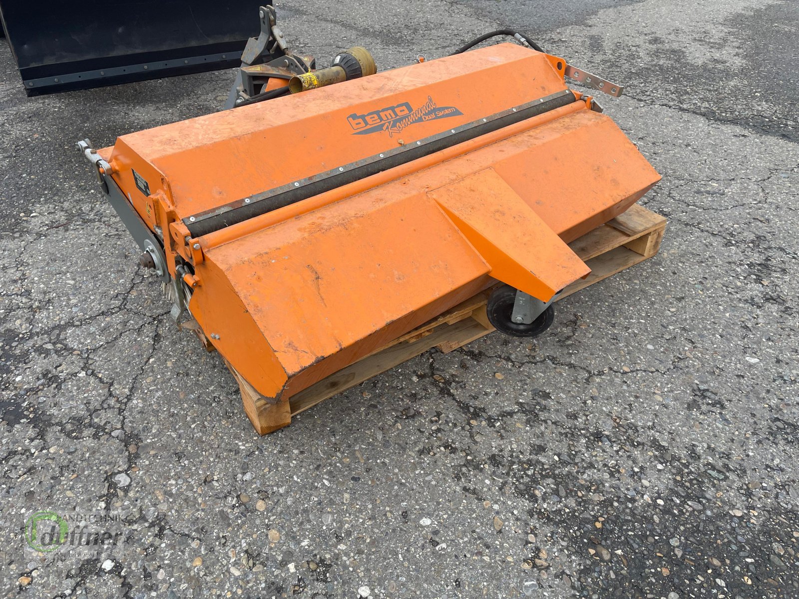 Kommunaltraktor des Typs Hako Hakotrac 3000 DA, Gebrauchtmaschine in Münsingen (Bild 12)