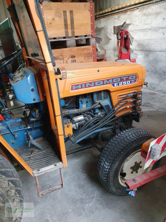 Kommunaltraktor des Typs Hinumoto E250, Gebrauchtmaschine in Weilheim-Heubach (Bild 5)