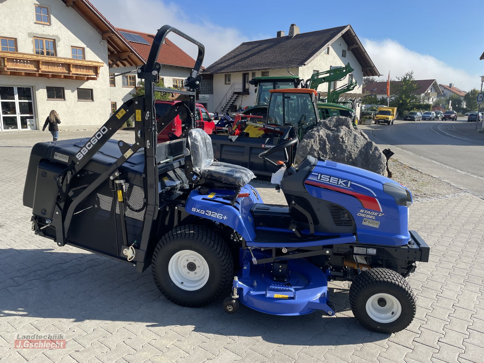 Kommunaltraktor des Typs Iseki SXG 326, Neumaschine in Mühldorf (Bild 5)