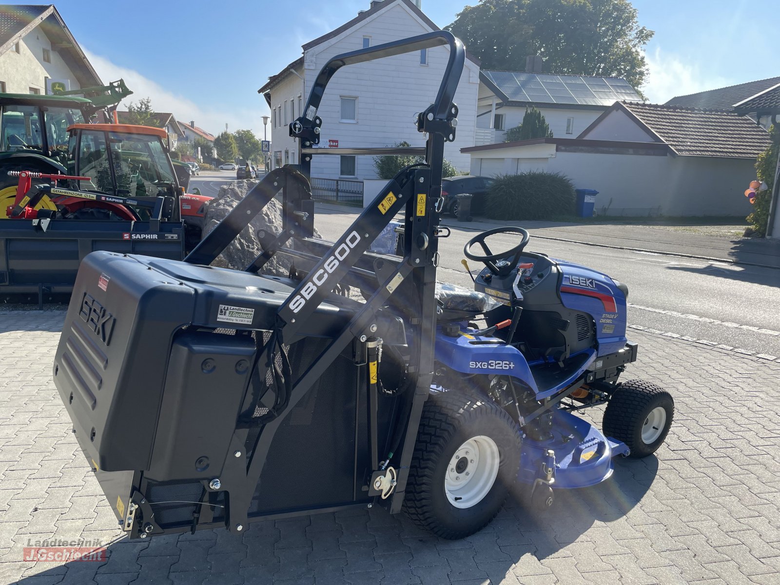 Kommunaltraktor des Typs Iseki SXG 326, Neumaschine in Mühldorf (Bild 7)