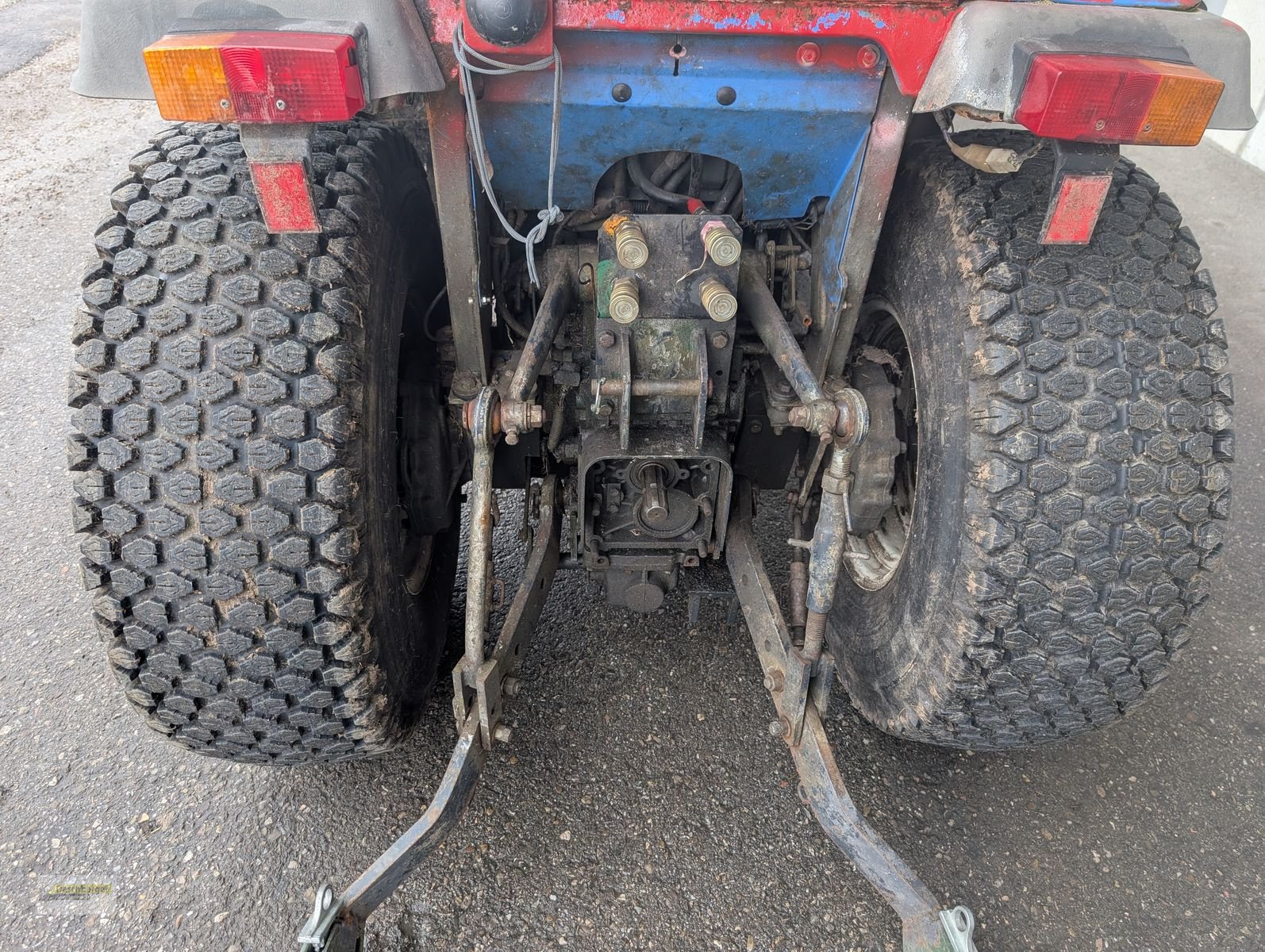 Kommunaltraktor del tipo Iseki TF 330 FH, Gebrauchtmaschine In Senftenbach (Immagine 5)