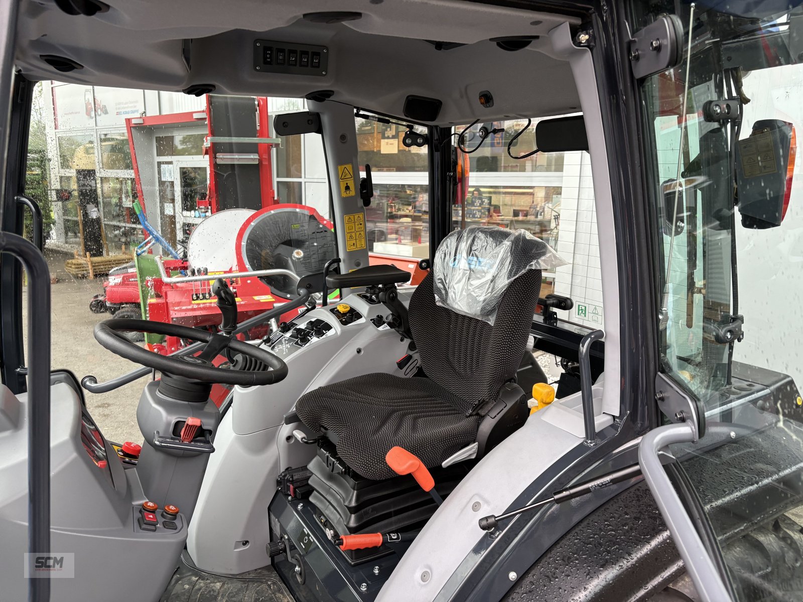 Kommunaltraktor des Typs Iseki TG, Neumaschine in St. Marein (Bild 10)