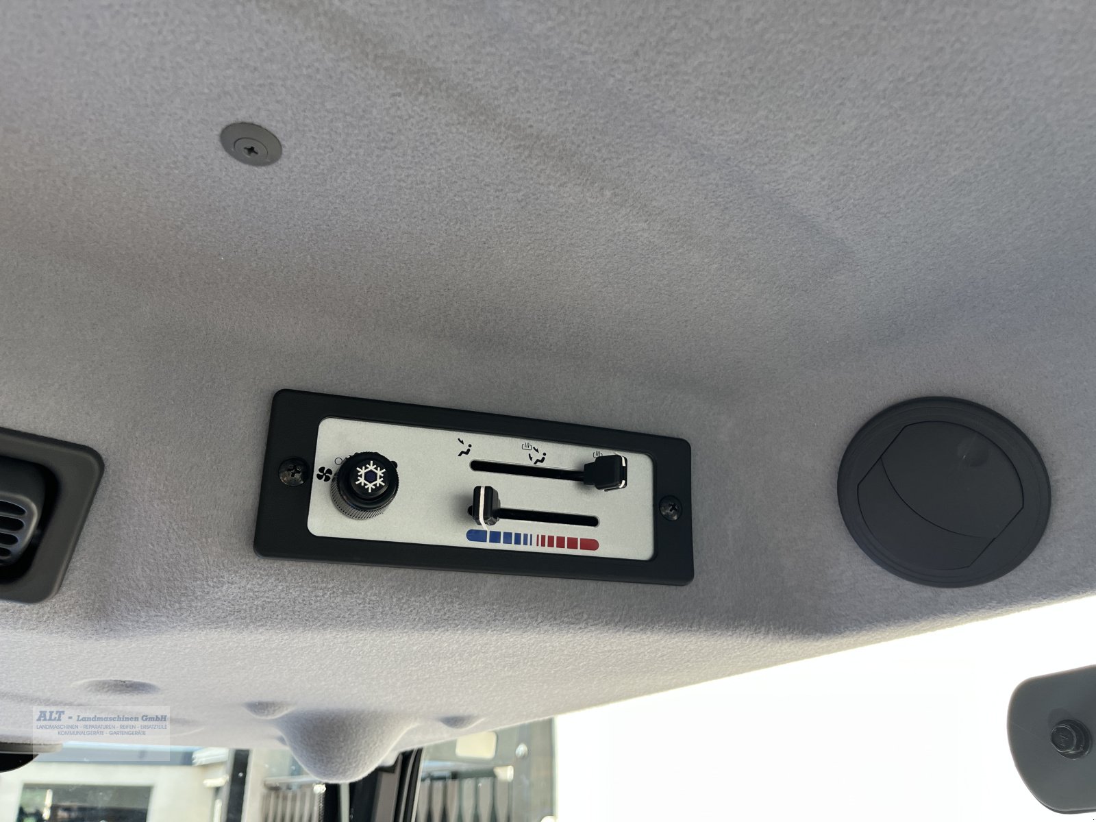 Kommunaltraktor des Typs Iseki TH 5420 AHLK, Neumaschine in Eppelborn (Bild 8)