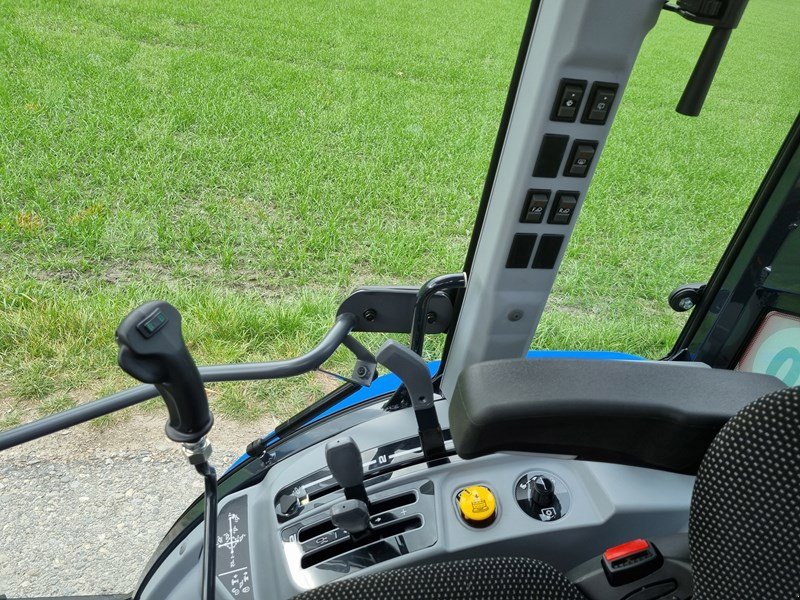 Kommunaltraktor typu Iseki TH 5420 Kommunaltraktor, Ausstellungsmaschine v Chur (Obrázek 10)