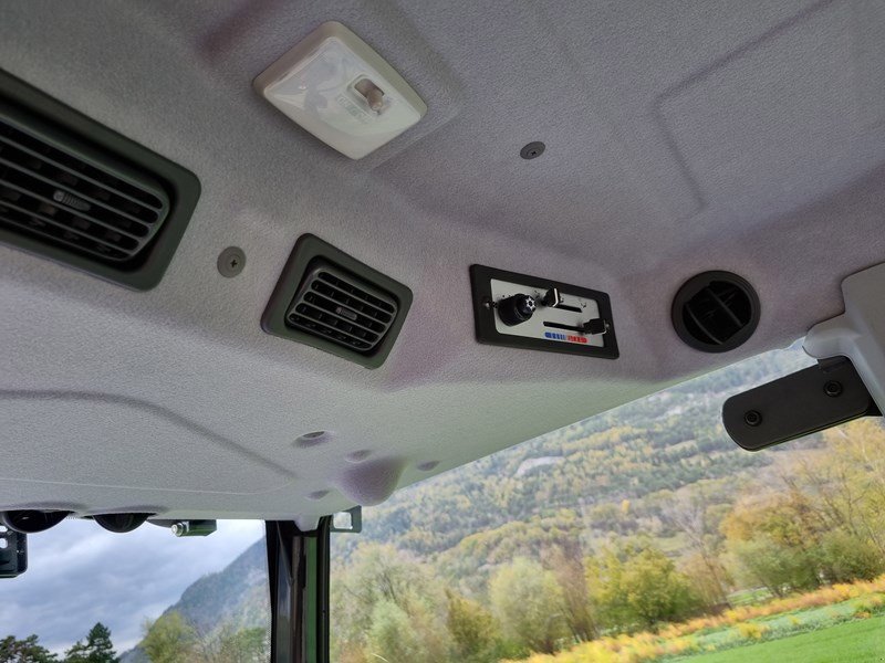 Kommunaltraktor typu Iseki TH 5420 Kommunaltraktor, Ausstellungsmaschine v Chur (Obrázek 8)