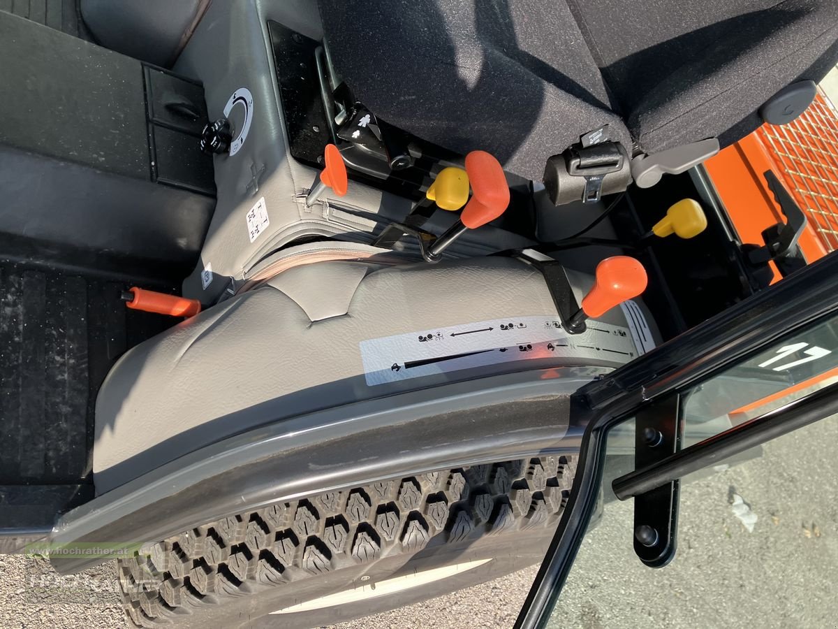 Kommunaltraktor des Typs Iseki TM 3217 AHLK mit Kabine, Neumaschine in Kronstorf (Bild 15)