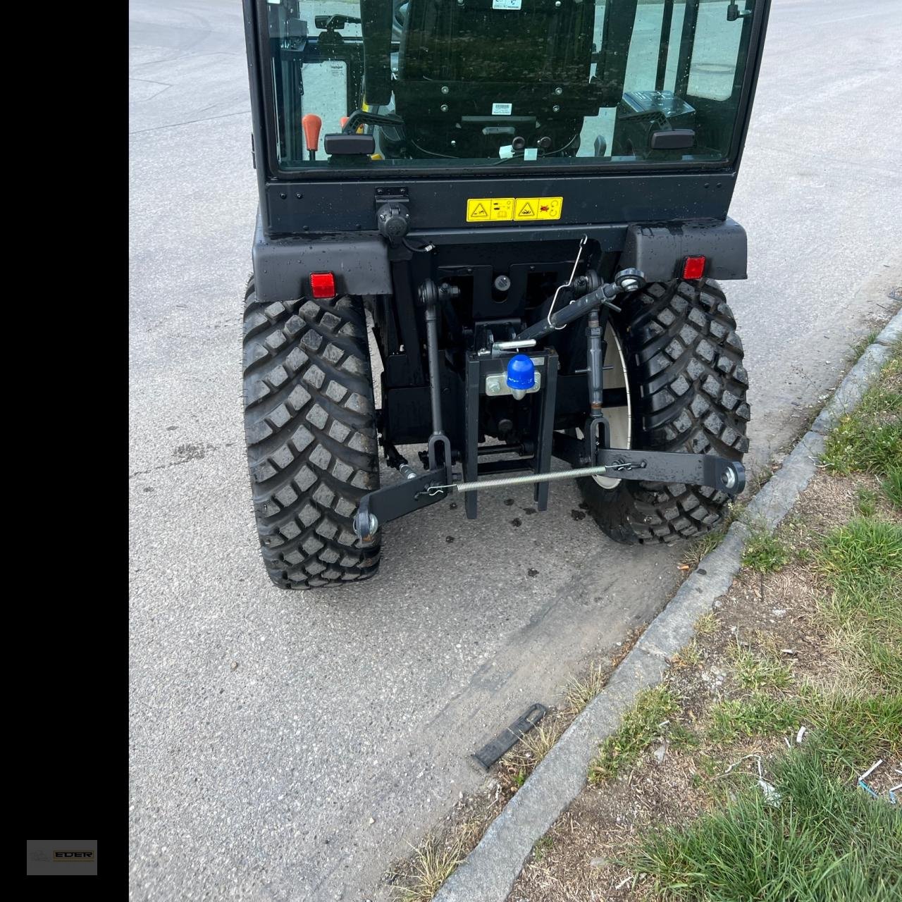 Kommunaltraktor des Typs Iseki TM 3217, Neumaschine in Kirchheim b. München (Bild 5)