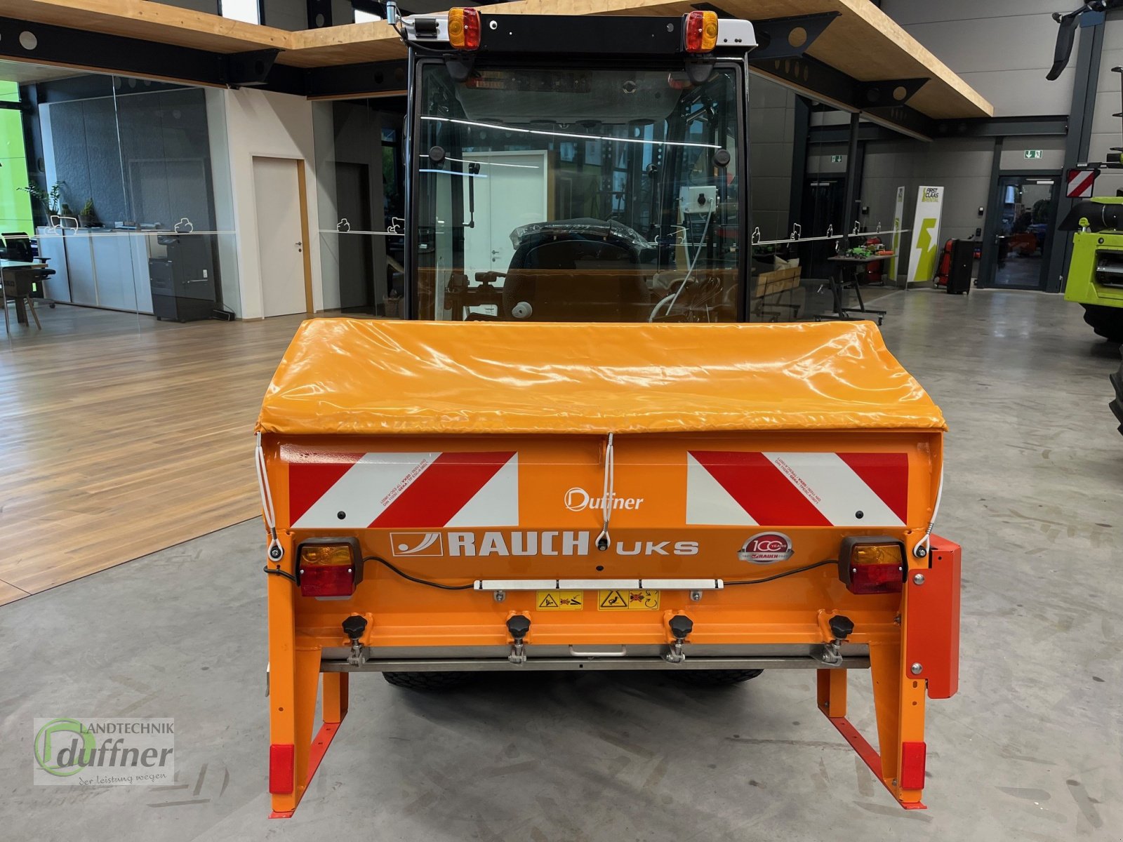 Kommunaltraktor des Typs Iseki TM 3267 AHLK, Neumaschine in Hohentengen (Bild 7)