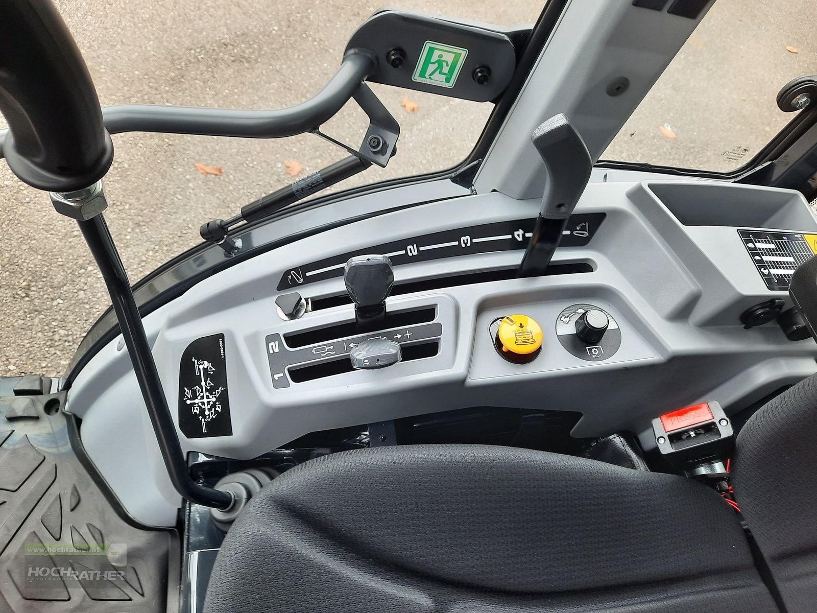 Kommunaltraktor des Typs Iseki TM 4270 AHLK, Neumaschine in Kronstorf (Bild 10)