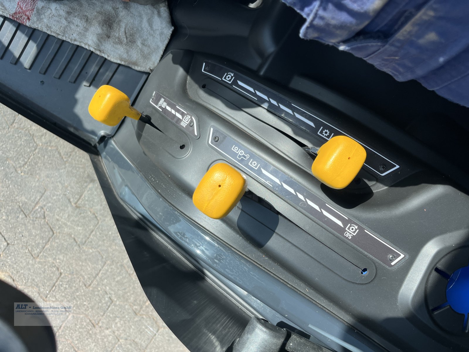 Kommunaltraktor des Typs Iseki TXGS 24, Neumaschine in Eppelborn (Bild 10)