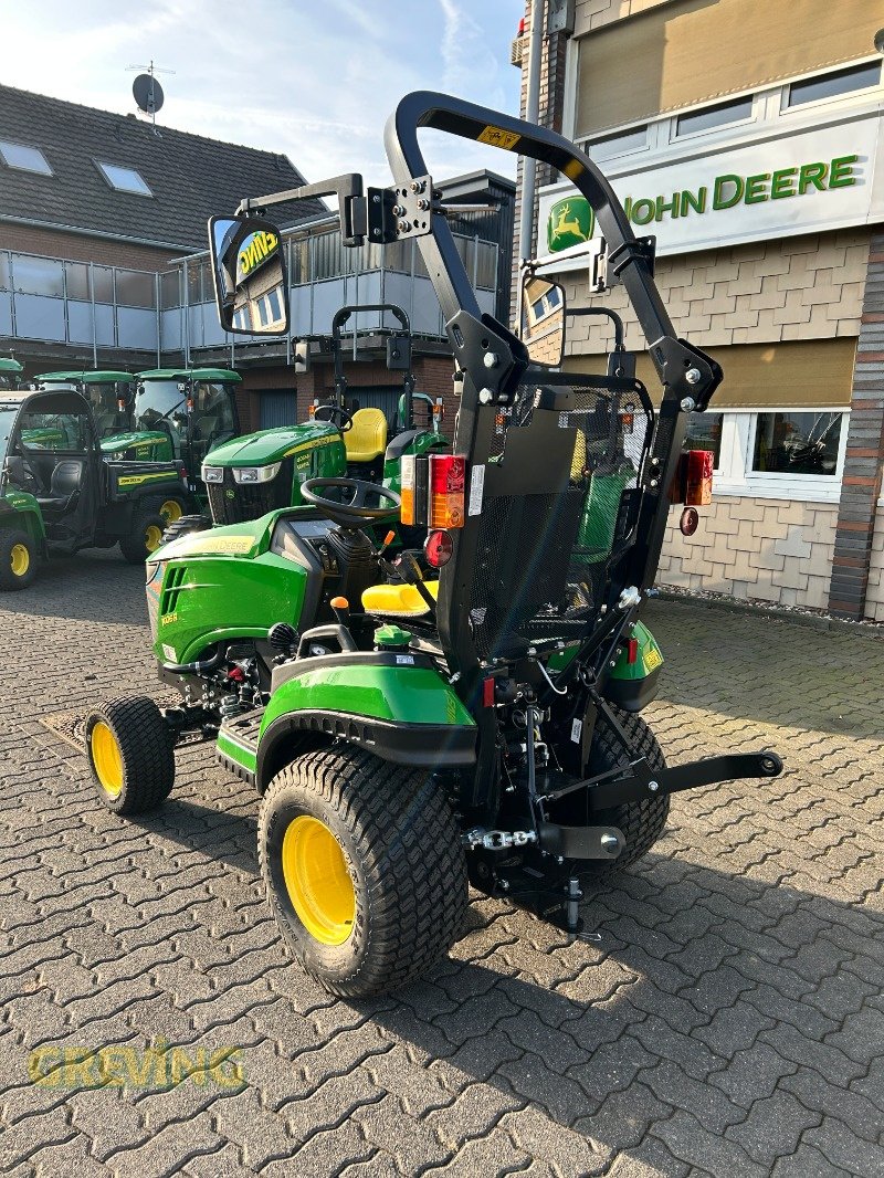 Kommunaltraktor of the type John Deere 1026R ROPS, Neumaschine in Wesseling-Berzdorf (Picture 3)