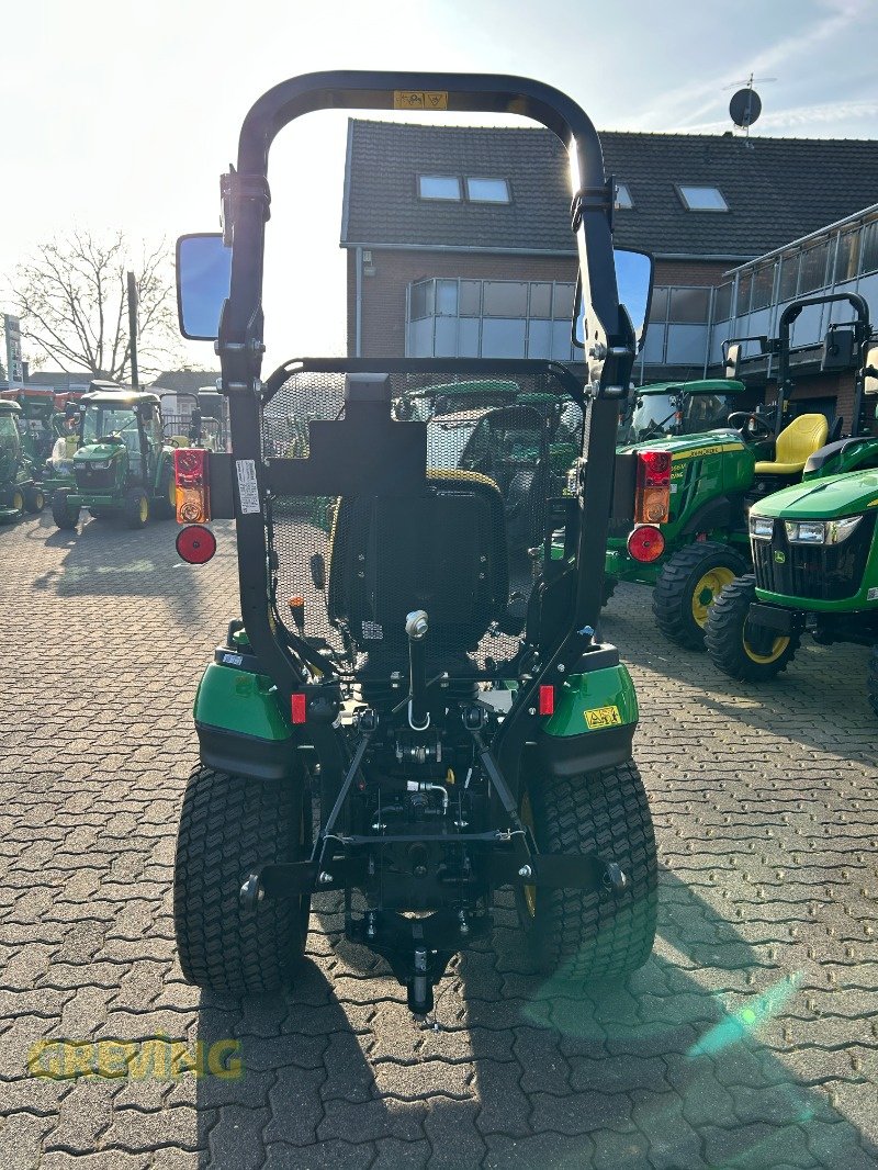 Kommunaltraktor of the type John Deere 1026R ROPS, Neumaschine in Wesseling-Berzdorf (Picture 2)